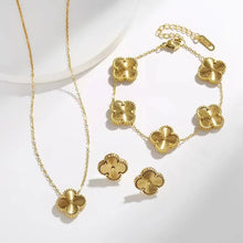 Four Leaf Golden Set