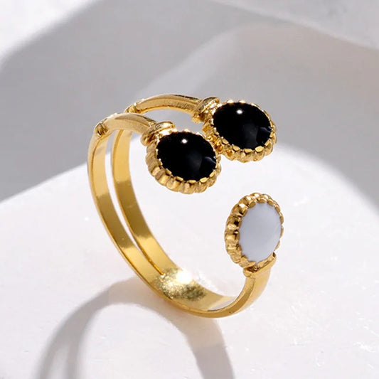 Retro white and black ring